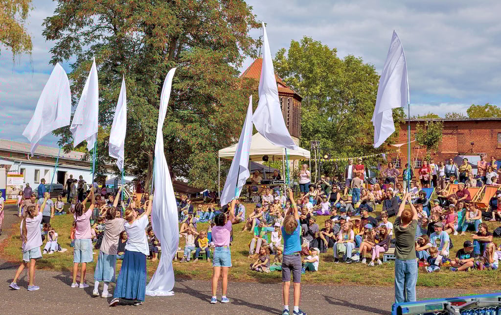 „Posa ruft“, hieß es am Sonnabend auf Kloster Posa. Und Hunderte Gäste besuchten die Kultur- und Bildungsstätte und den gleichnamigen Verein mit seinen Helfern. Sie erlebten ein buntes und abwechslungsreiches Programm.