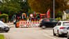 Merseburgs Nadelöhr ist dicht: Die Geusaer Straße ist seit Montag gesperrt. Welche Umwege jetzt gelten und wie die Busse fahren.