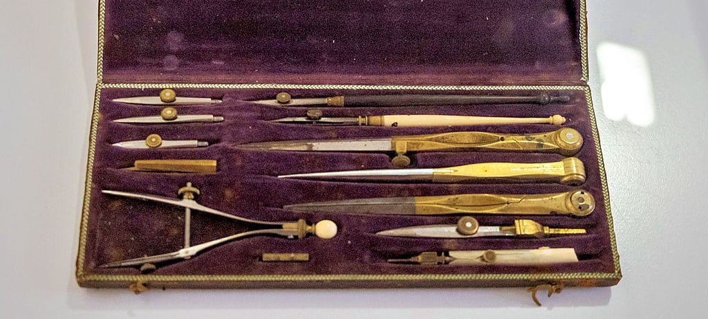 Otto Baenschs Zirkelkasten wird in der Ausstellung gezeigt. Sie ist bis November zu sehen.
