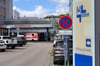 Das Klinikum Magdeburg bekommt eine neue Notaufnahme. Für den Bau muss eine Baustellenzufahrt geschaffen werden.
