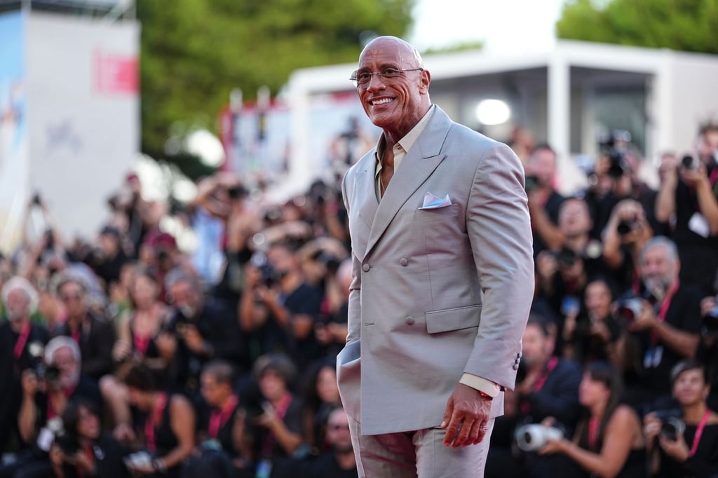 „The Rock“ vor dem Festivalpalast.