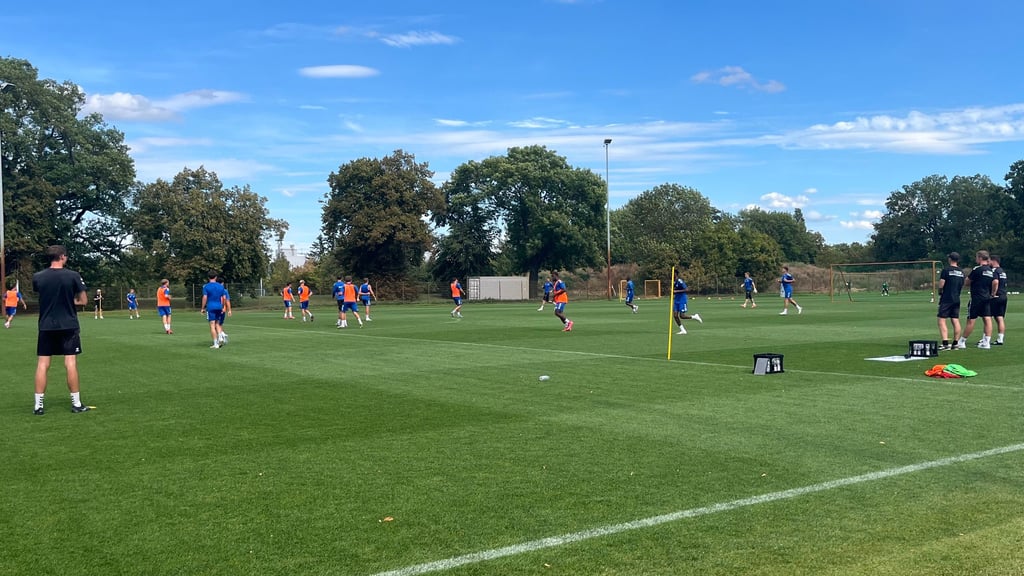 Das Trainingsspiel zwischen Profis und Reserve am Montag beim 1. FC Magdeburg.
