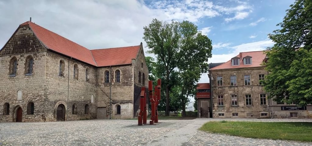 Das Cage-Orgel-Projekt ist in Halberstads Burchardikloster beheimatet. Im Cage-Haus nebenan findet ein internationaler Workshop statt - Zuhörer sind willkommen.