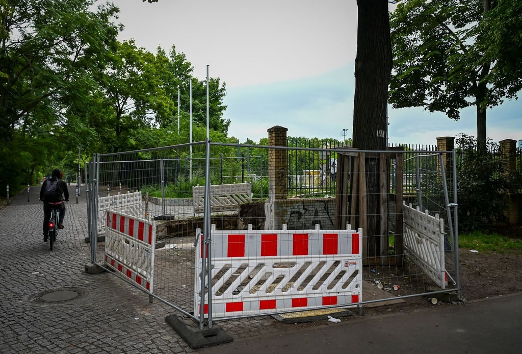 „Ein Rückbau der Zaunanlagen ist nicht nötig“, heißt es vom Senat. (Archivbild)