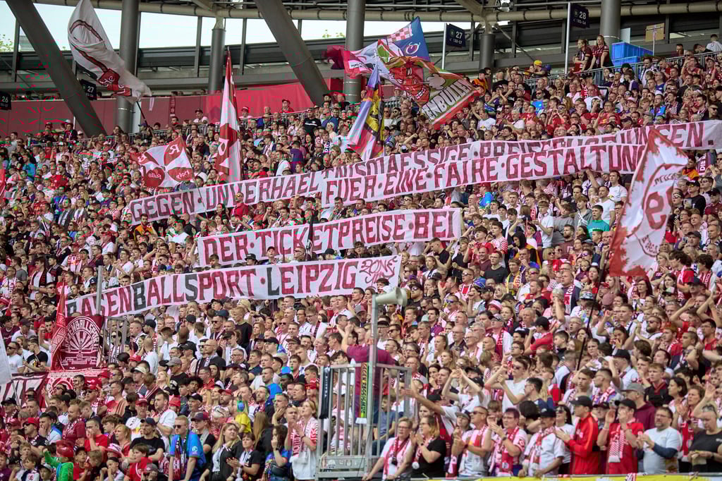 RB-Fans votierten im April 2024 für niedrige Preise.
