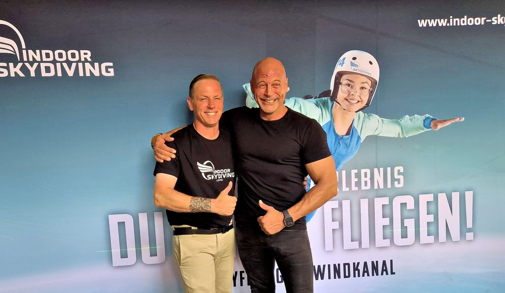 Patrick Buchmeier, Operations Manager des Standortes, (l.) und Geschäftsführer Boris Nebe waren bei dem Richtfest vor Ort.
