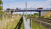 Der Neubau der B 184-Brücke bei Roitzsch ist fast abgeschlossen. Nur noch wenige Restarbeiten sind bis zur Freigabe am 19. September nötig.