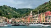 Einst ein ruhiges Fischerdörfchen, heute ein Jetset-Hotspot: Portofino östlich von Genua.