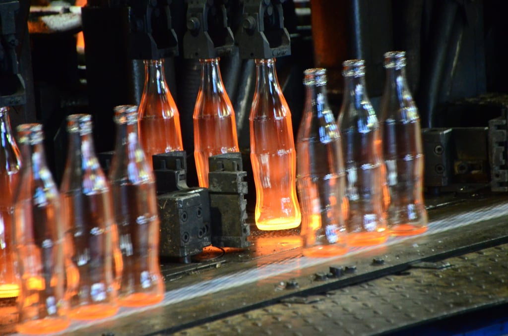 Im Gardelegener Glaswerk wurden auch Flaschen für Coca Cola hergestellt. Das Unternehmen wird geschlossen.
