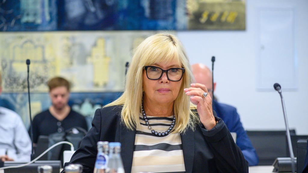 Das Landesverwaltungsamt prüft ein Disziplinarverfahren gegen Magdeburgs Oberbürgermeisterin Simone Borris (parteilos) im Komplex "Milchkuranstalt".