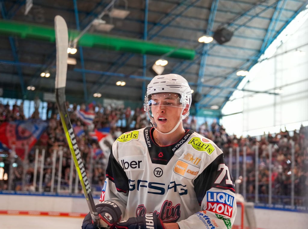 Maxim Schäfer von den Eisbären Berlin wechselt auf Leihbasis nach Kanada. (Archivbild)