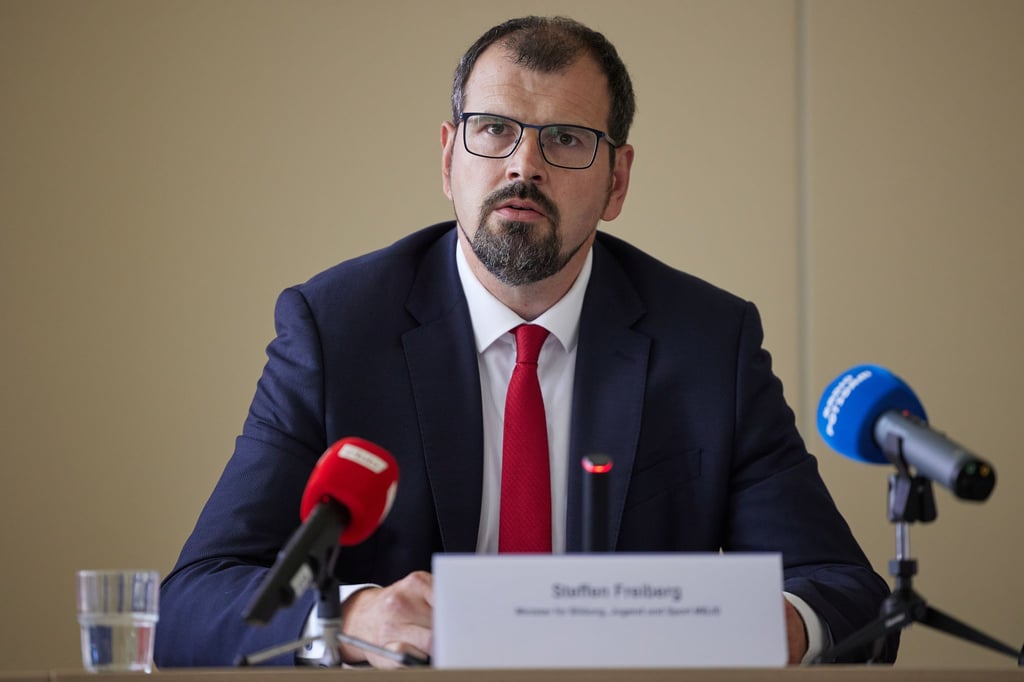 Für Bildungsminister Steffen Freiberg ist die Absicherung des Unterrichts das höchste Ziel.