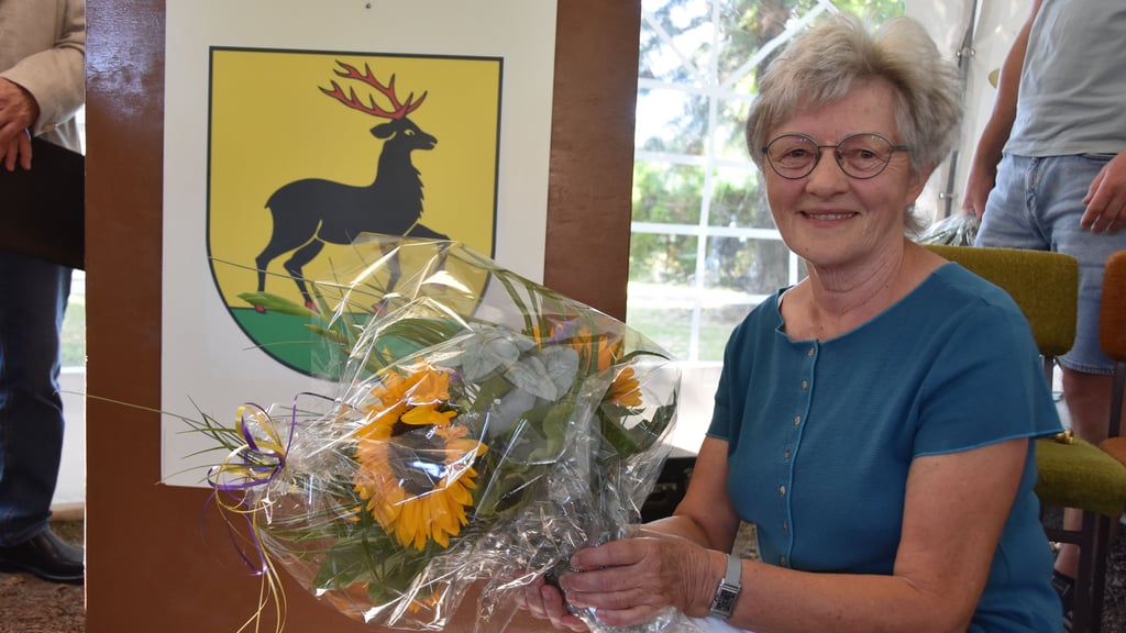 Seit über vier Jahrzehnten prägt Elke Mechau das Leben in Wegenstedt – als Lehrerin, Sportvereinsmitglied und engagierte Mitgestalterin des Dorfes.