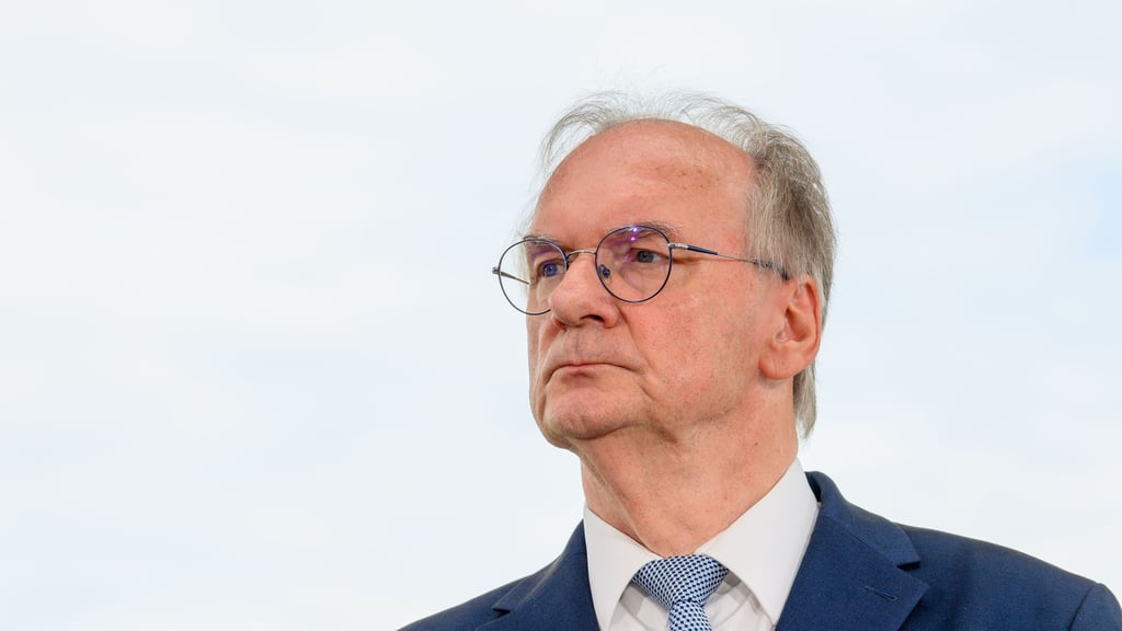 Nach den Zahlen des Sachsen-Anhalt Trends ist Ministerpräsident Reiner Haseloff (CDU) deutlich populärer und bekannter als alle Spitzenkandidaten der Parteien im Land - und das ein Jahr vor der Landtagswahl, bei der Haseloff nicht erneut antritt.&nbsp;&nbsp;