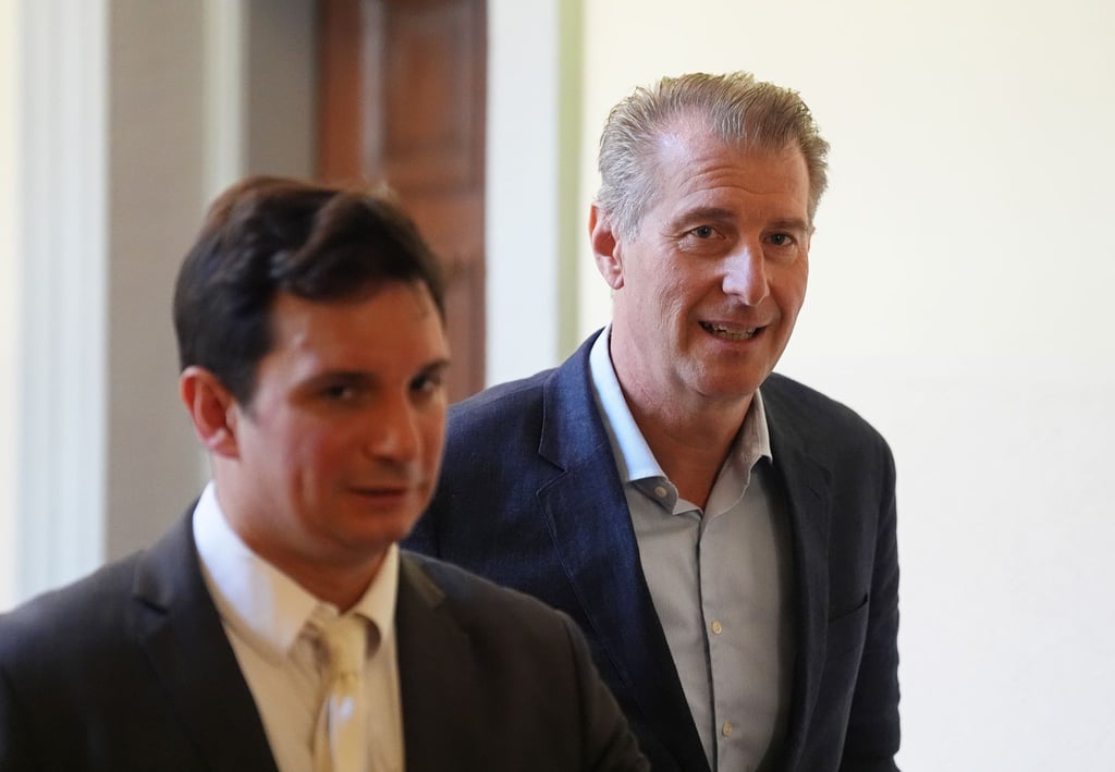 Hensel berichtete (r.) im Gericht über den jahrelangen Sorgerechtsstreit mit seiner Ex-Frau.