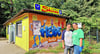 Ali Zonobi mit seiner Frau Mahlagha vor dem Heidekiosk in der Salzmünder Straße. 