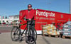 Glücklich über seinen Fund: Francisco Amaya will das Fahrrad richtig flottmachen und für einen guten Zweck weitergeben.