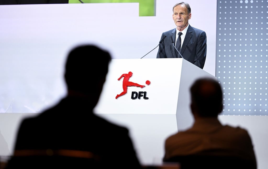 Hans-Joachim Watzke spricht auch über mögliche Spiele im Ausland - und hat eine klare Meinung.