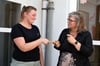 Am Tag der offenen Tür hat Nina Klär (re.) den Staffelstab an Stellvertreterin Francis Fritsche überreicht. Die neue Kita-Leiterin konnte an diesem Tag nicht dabei sein.