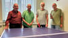 Klaus Winter (rechts) hat mit anderen an Parkinson Erkrankten in Aschersleben eine Selbsthilfegruppe gegründet, die sich nun regelmäßig trifft. 