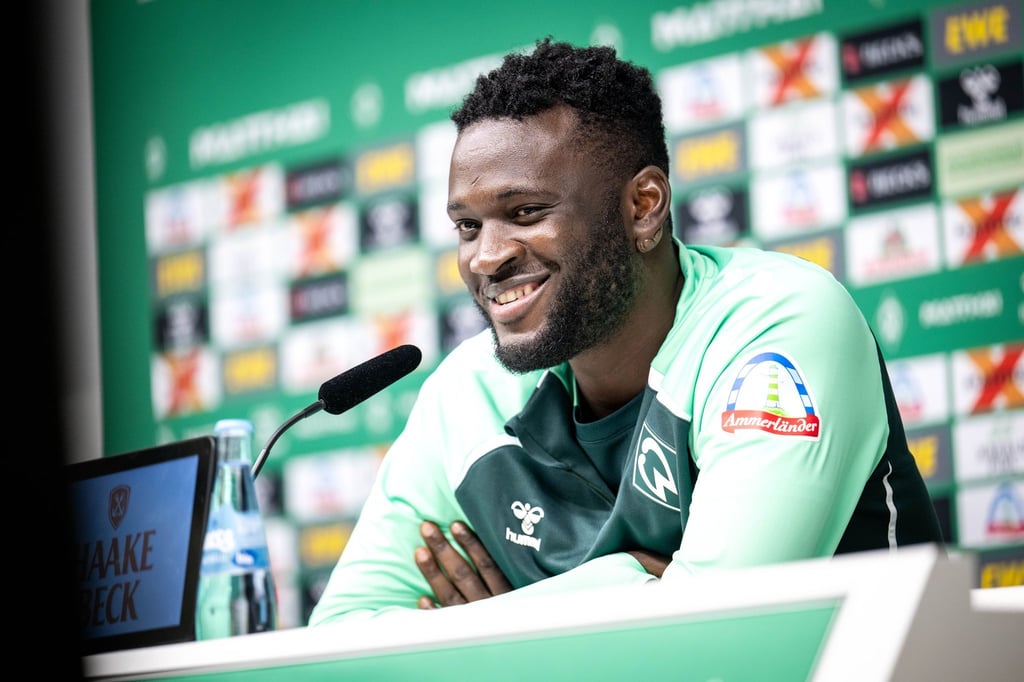 Werder-Zugang Victor Boniface bei seiner Vorstellung.