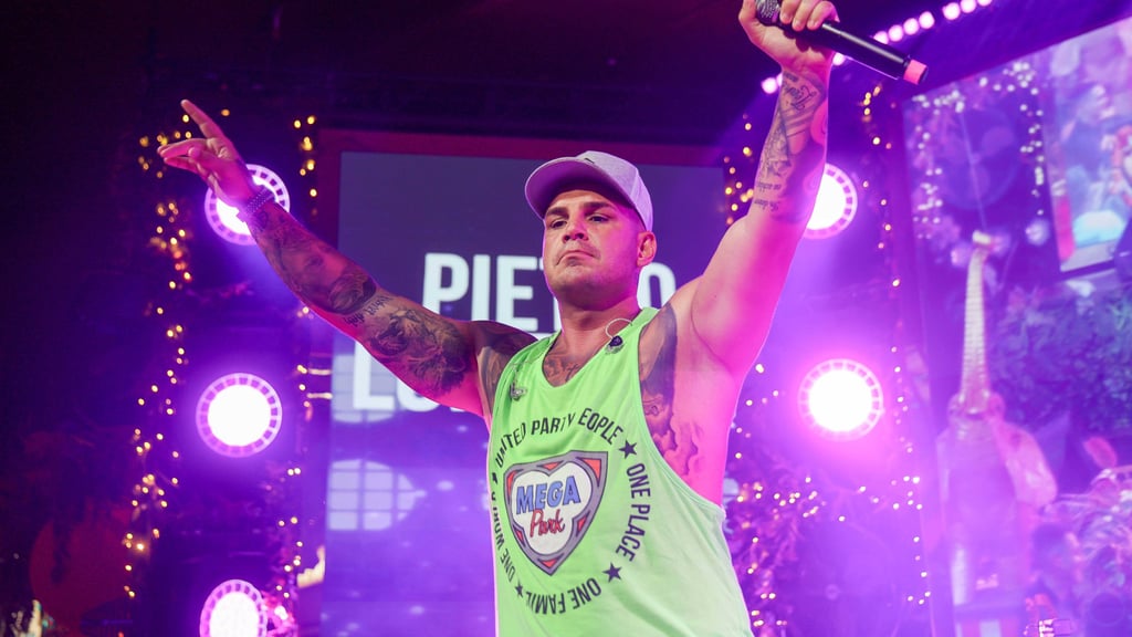 Pietro Lombardi sollte im Magdeburger Elbauenpark ein Open-Air-Konzert geben. Dieses und weitere Konzerte sind durch den Barleber Veranstalter epc abgesagt worden. Nun wollen Fans die Ticketgebühern erstattet haben.