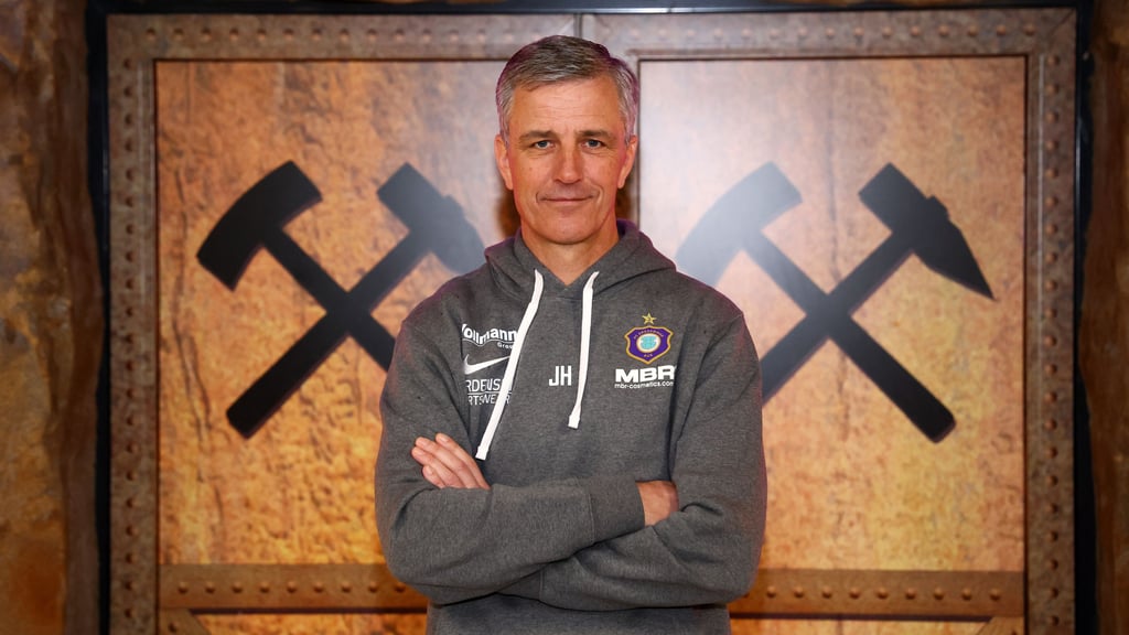 Trainer des FC Erzgebirge Aue ist Jens Härtel mittlerweile seit neun Monaten.