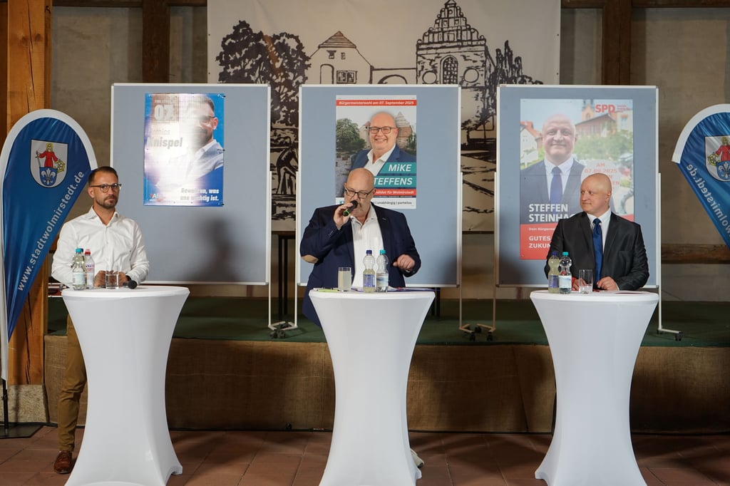 Mathias Knispel (v.l.), Mike Steffens und Steffen Steinhagen stellten sich den Bürgern beim Wahlforum.