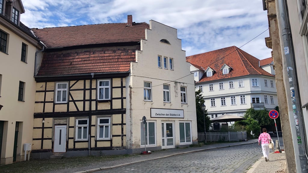 Das illegal als Pension genutzte Haus Zwischen den Städten 4a in Quedlinburg stand bei einer Zwangsversteigerung zum Verkauf.