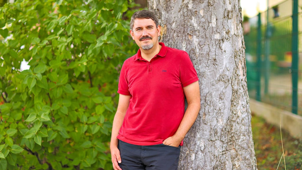 Patrick Wanzek saß für die SPD von 2011 bis 2016 im Landtag. Seit 17 Jahren ist er Ortsbürgermeister des östlichsten Ortsteils von Schkopau: Ermlitz.
