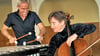 Anna Carewe spielt Cello, Oli Bott das Vibraphon.