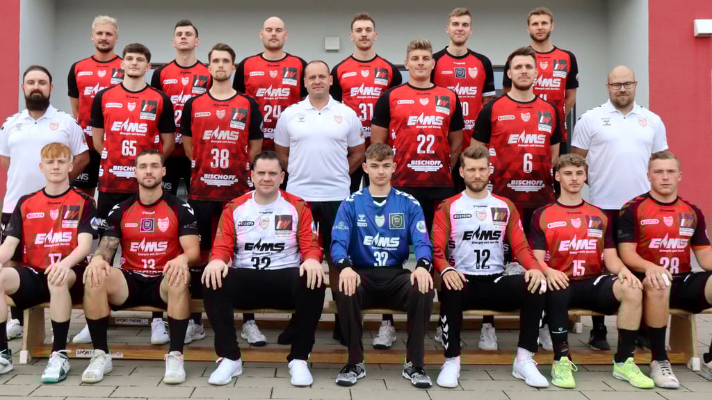 Der Großteil der Regionalliga-Mannschaft des HV Rot-Weiss Staßfurt blieb zusammen, das Team wurde aber noch einmal verjüngt.