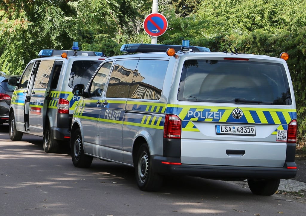 Es begann mit sechs Durchsuchungsbefehlen und endete mit drei Festnahmen