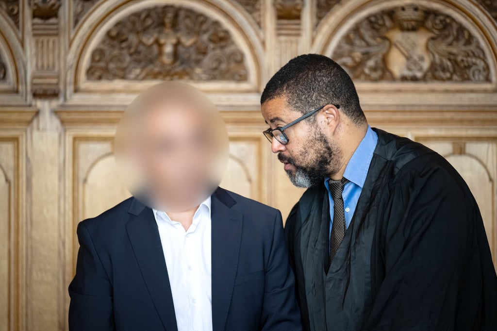 Der Verteidiger hat angekündigt, dass sich der Angeklagte beim nächsten Verhandlungstag äußern wird.