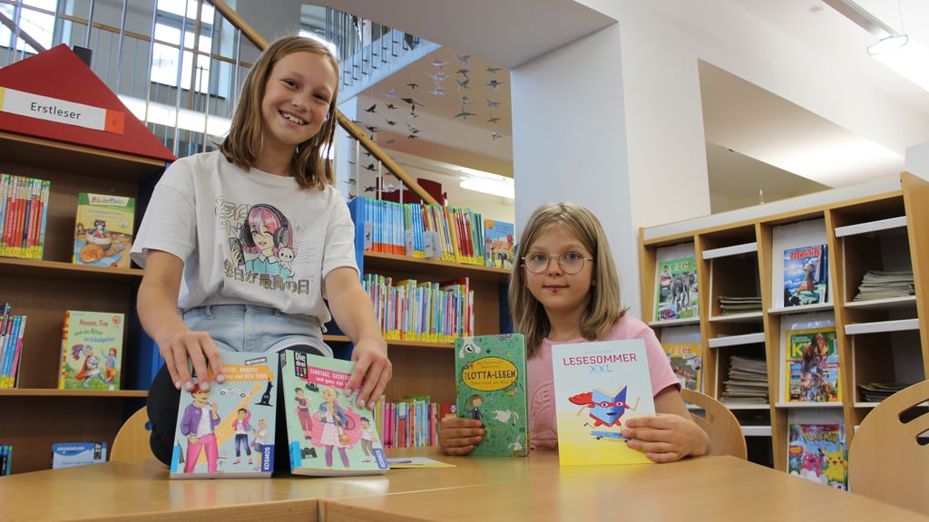 Beim Lesesommer XXL der Stadt- und Kreisbibliothek in Haldensleben haben so viele Mädchen und Jungen teilgenommen wie noch nie – auch Ruth (l.) und Lotta.