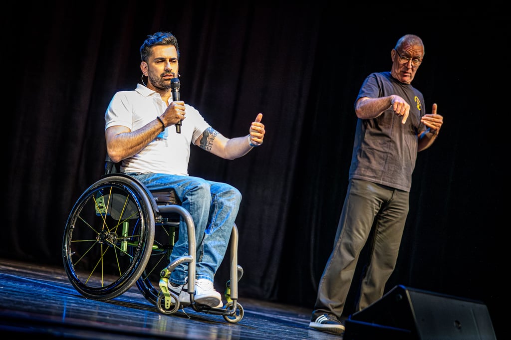 Tan Caglar (links) kommt im Dezember ins Salzlandtheater nach Staßfurt.