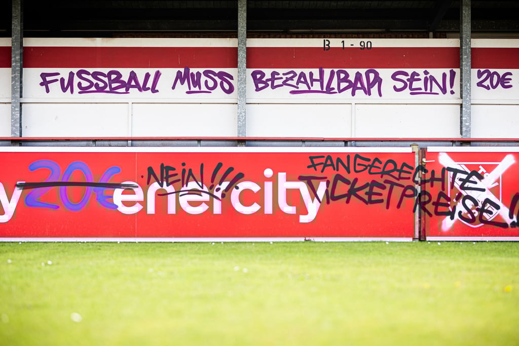 Unbekannte sind in das Stadion des TSV Havelse eingebrochen.