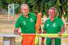 Volkmar Menzel (l.), der dieses Mal unser Tipp-Experte ist, und Holger Linke kümmern sich zusammen mit Holger Winzer und dessen Kollegen aus seiner Firma um alles, was sich beim Gleinaer SV um die Organisation der Heimspiele der Kreisliga-Kombination mit dem FC RSK Freyburg II dreht. Im Burgenlandpokal trifft das Team am Sonntag ab 15 Uhr in Gleina auf Blau-Weiß Grana.  