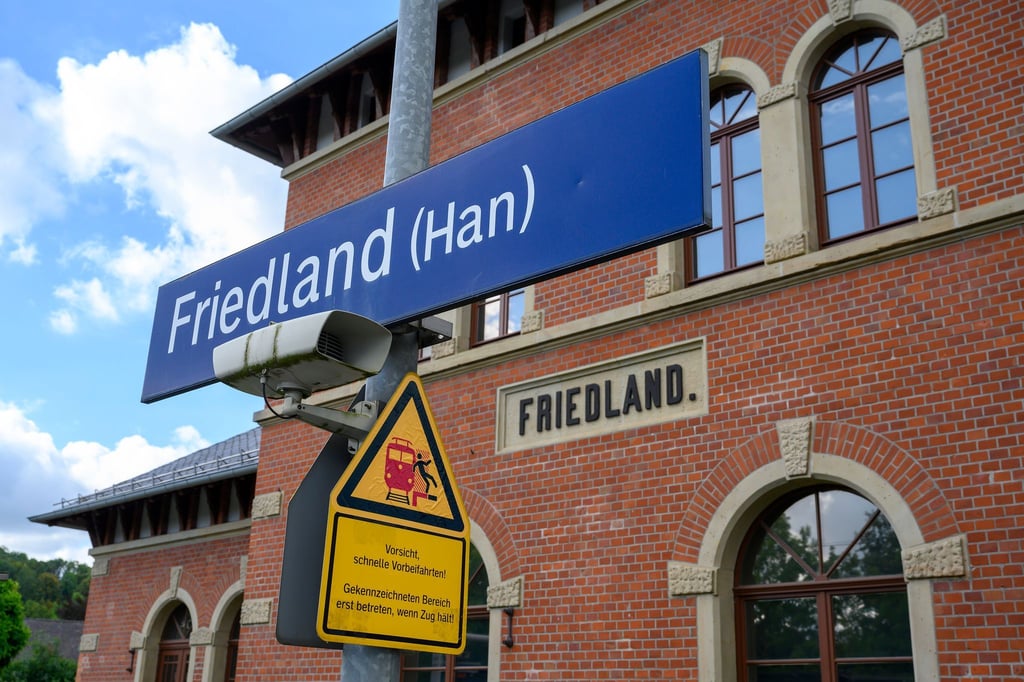 Der Bahnhof Friedland in Südniedersachsen: Hier starb am 11. August eine Jugendliche. (Archivbild)
