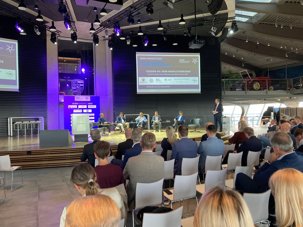 Beim ACOD-Konkress in Leipzig saßen am Dienstag die Standortleiter der ostdeutschen Automobilwerke auf einem Podium.