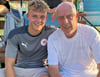 Im Türkeiurlaub traf der Alslebener Kicker Tim Schernich auf Fußballstar Mario Basler. 