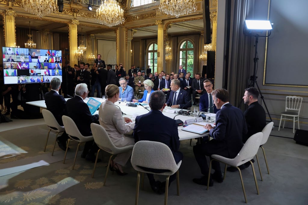 Kanzler Merz nahm per Video an dem Treffen in Paris teil.