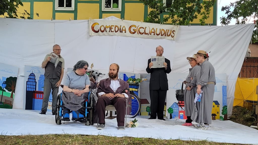 Die Gruppe „Comedia G(Cl)audius“ der Matthias-Claudius-Haus-Stiftung Oschersleben ist in Wanzleben aufgetreten.