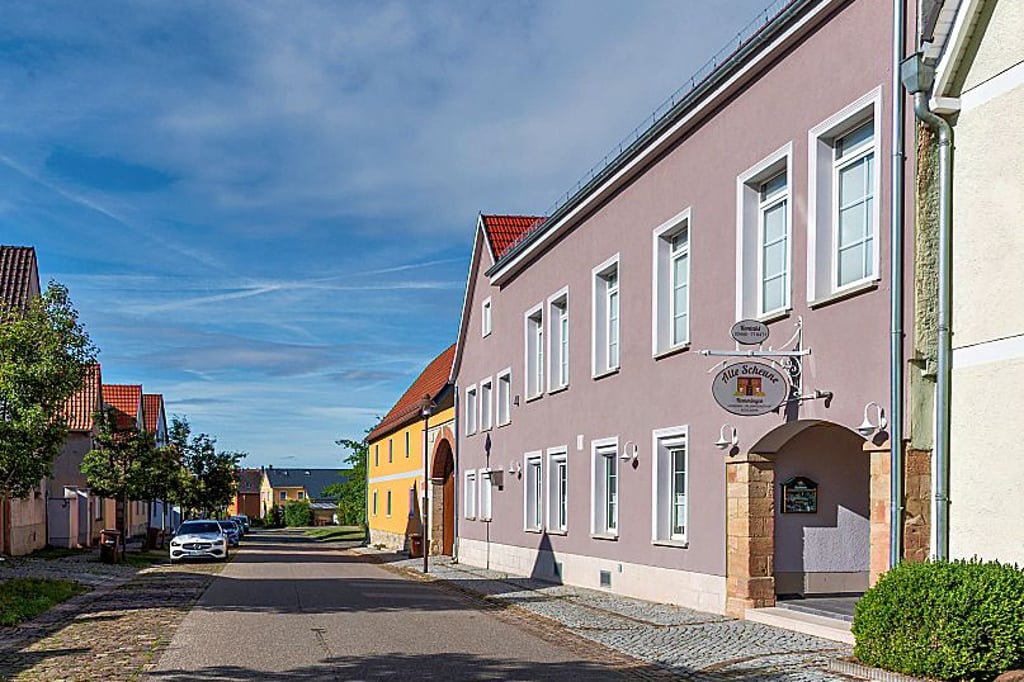 Der direkt an der Flemminger Dorfstraße gelegene Gasthof.