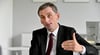 Bildungsminister Jan Riedel:  „Da können wir nicht einfach sagen, die Mathestunde am Freitag, die ist jetzt nicht mehr.“ 