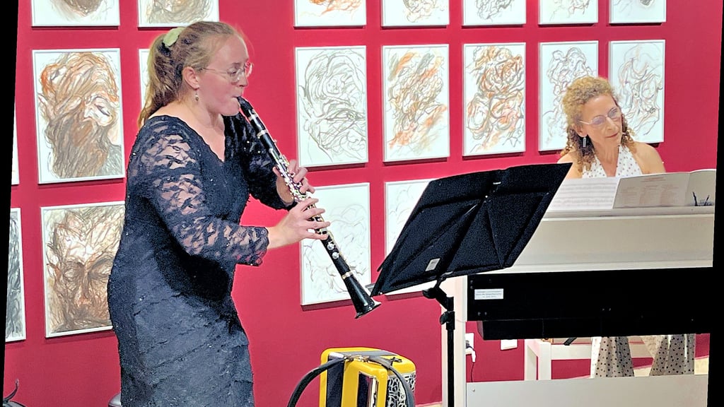 Lotta Göttsche an der Klarinette und Katrin Lehnert am Klavier entführten das Publikum in französische Klangwelten.