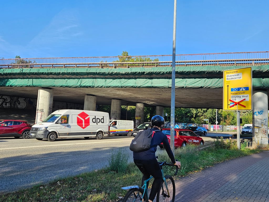 Die alte Brücke des Magdeburger Rings über die B1 soll abgerissen werden.