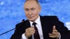 Russlands Präsident Wladimir Putin widerspricht negativen Wirtschaftsprognosen für sein Land.