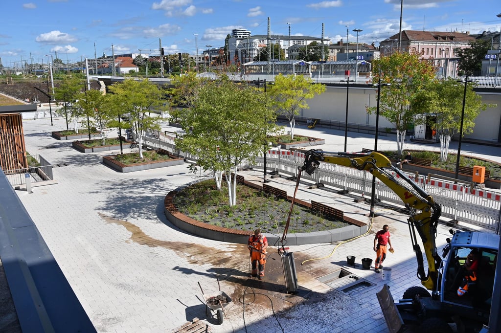 Der Kölner Platz am Hauptbahnhof in Magdeburg wird neu gestaltet.