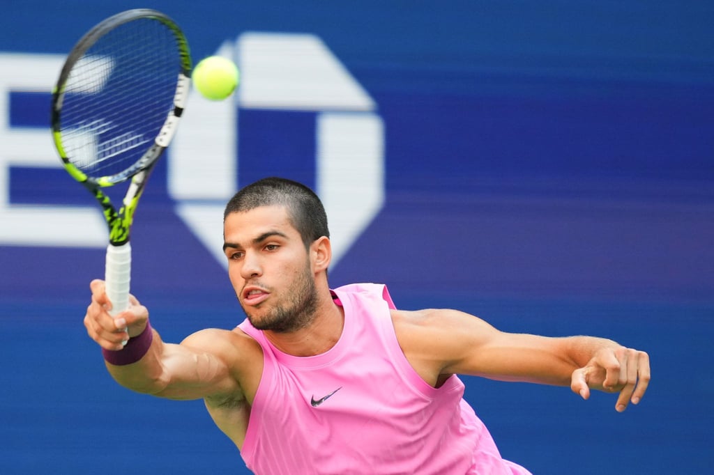 Carlos Alcaraz spielt am Sonntag um den US-Open-Titel.